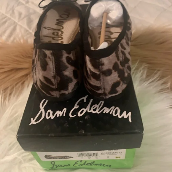 SAM EDELMAN FELICIA GREY LEOPARD SHOE. - Picture 2 of 6